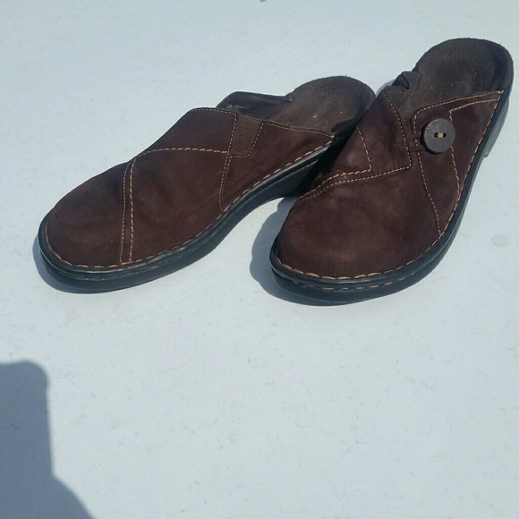 Clarks Shoes - Clarks Brown Suede Slip-On Slide Oxfords 6M